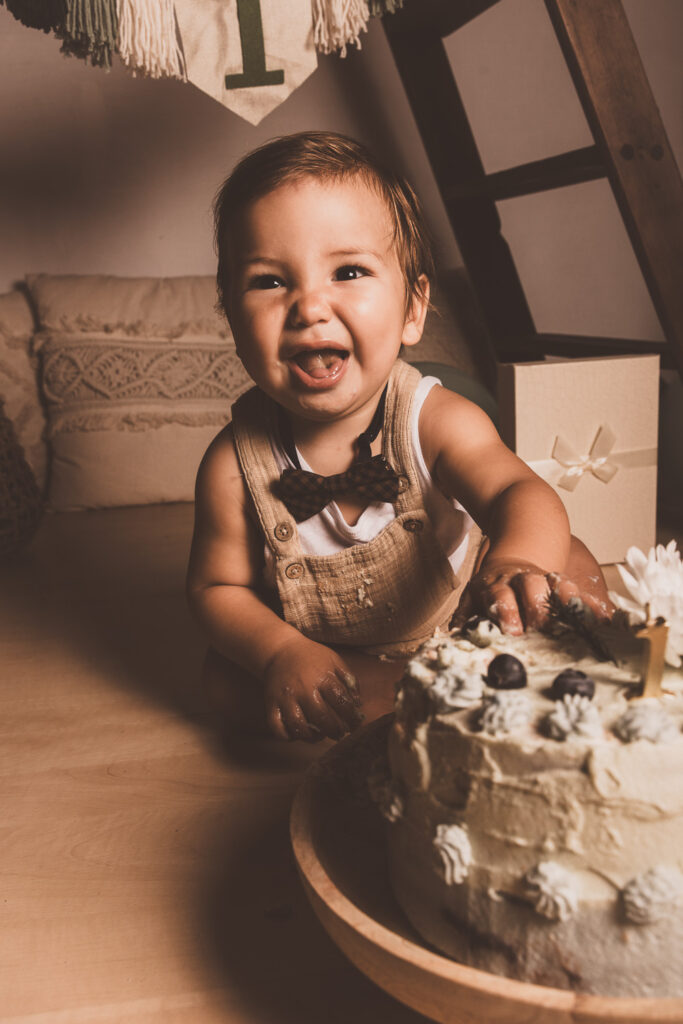 cakesmashshooting in gießen und Frankfurt Wetterau im Vogelsberg Fotoshootings zum ersten Geburtstag