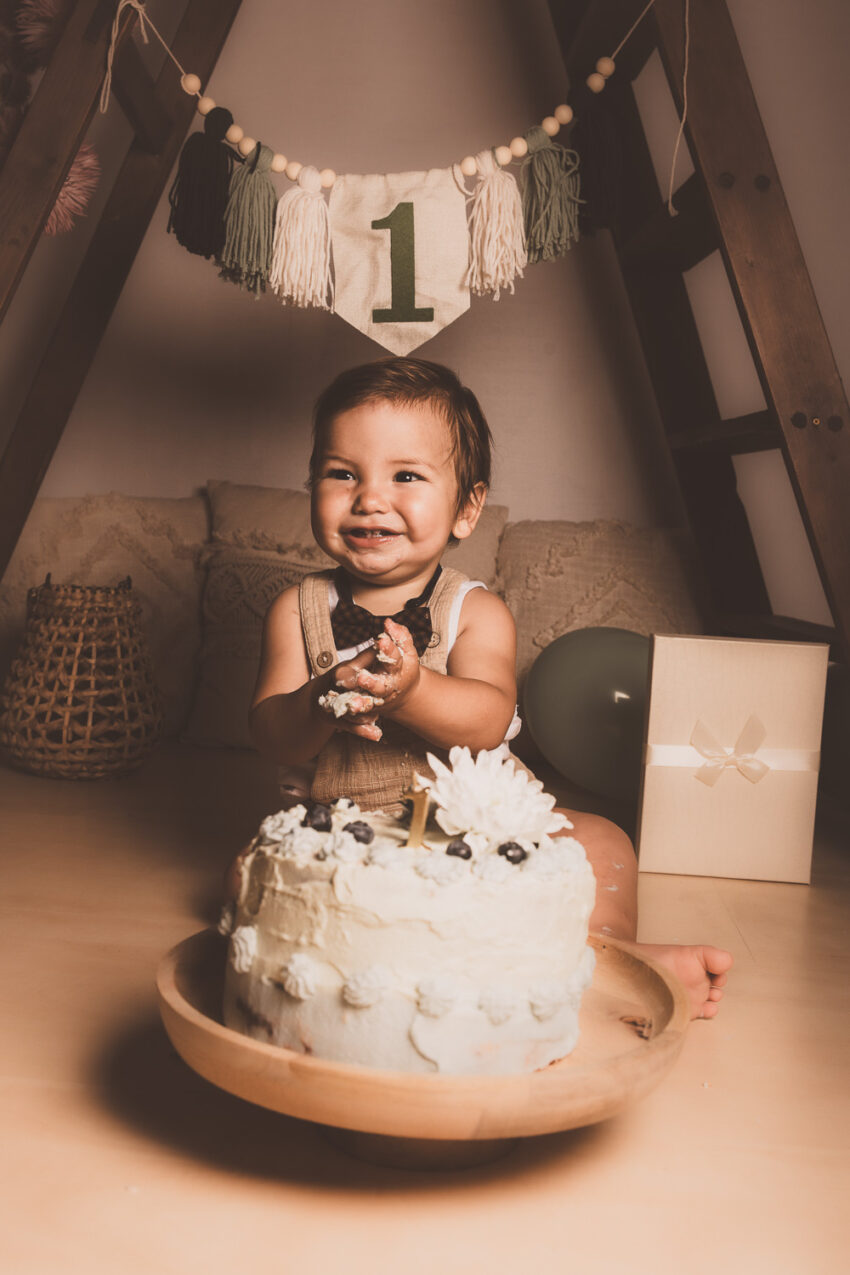 cakesmashshooting in gießen und Frankfurt Wetterau im Vogelsberg Fotoshootings zum ersten Geburtstag